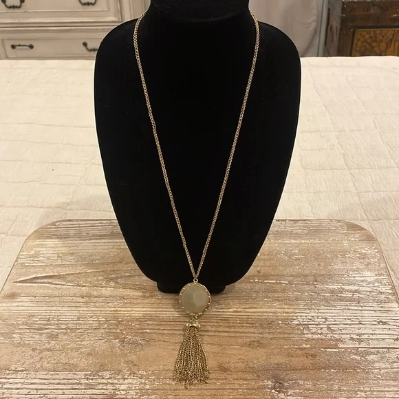 Vintage Gold Tone Green Chain Tassel Pendant Long Statement Necklace - Picture 3 of 4